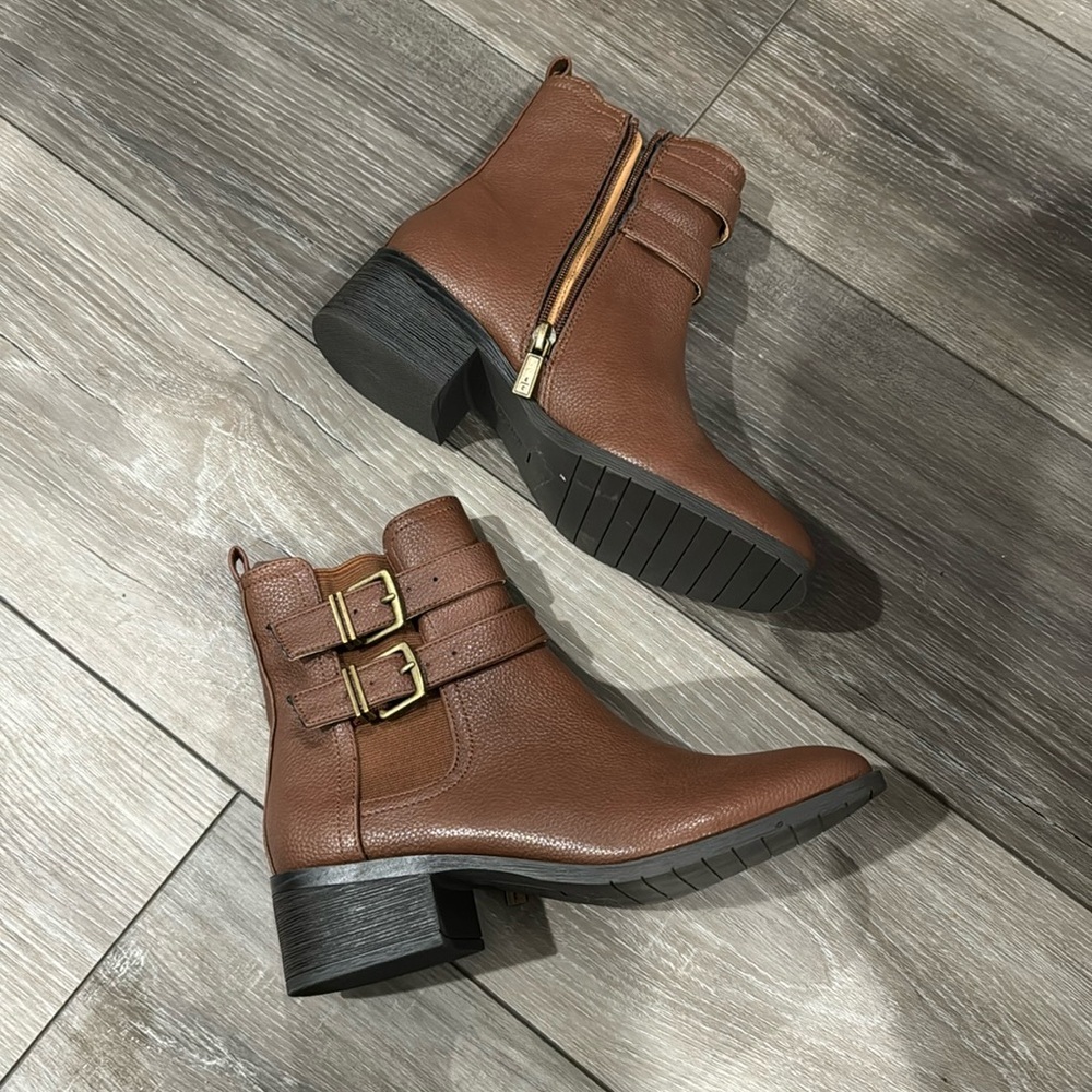 NWOT! Kenneth Cole Reaction Womens Salt Biker Faux Leather Block Heel Ankle Boot
